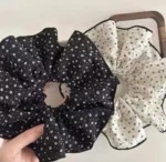 کش مو اسکرانچی پارچه ای گلدار (بیگ سایز) - Image 4